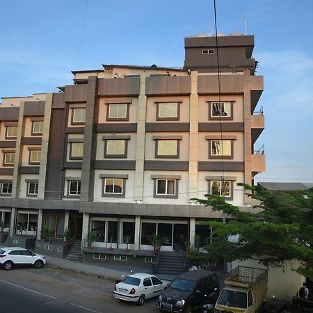 R Empire Revtree Hotel Davangere Buitenkant foto