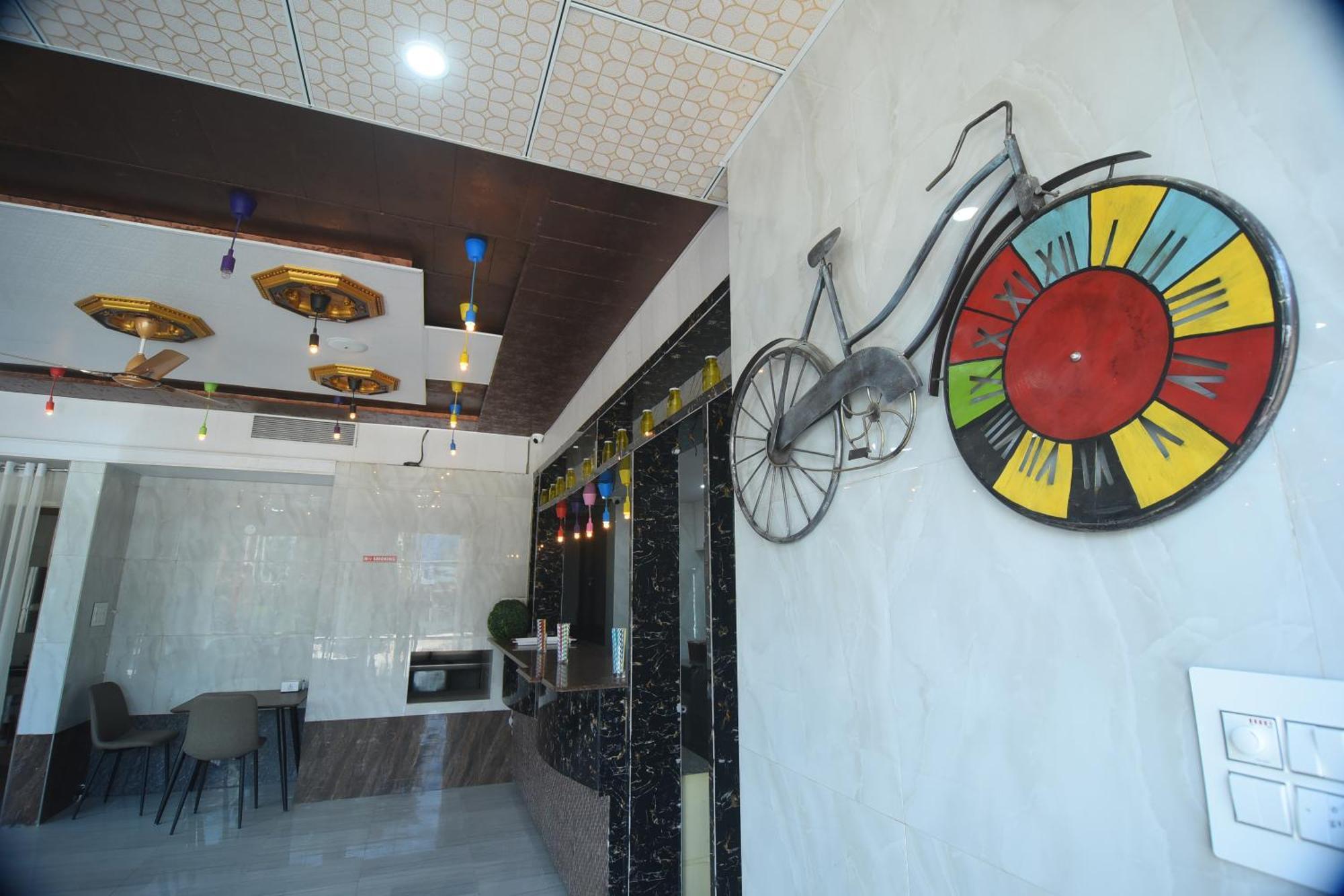 R Empire Revtree Hotel Davangere Buitenkant foto